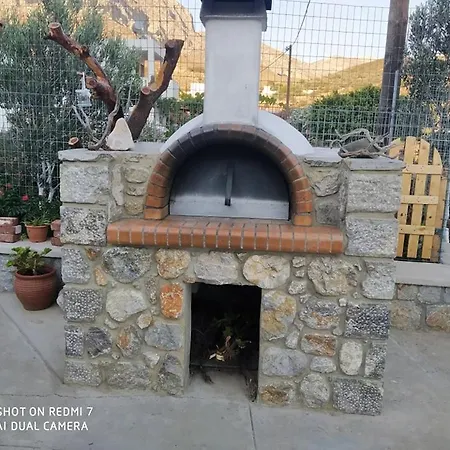 Manolakis Pizanias * Emborios