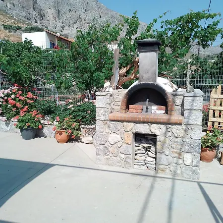 Apartment Manolakis Pizanias *