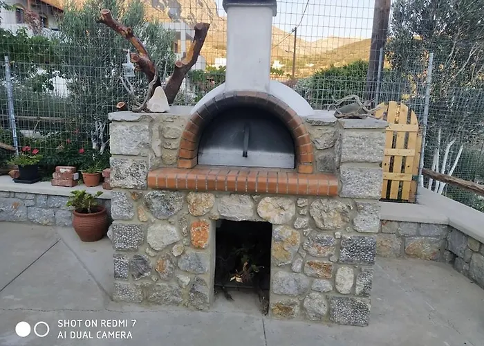 Manolakis Pizanias * Emboriósz