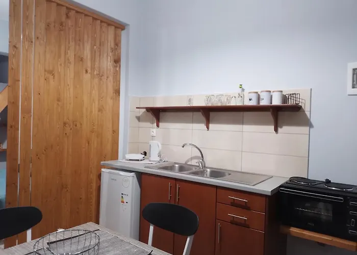 Manolakis Pizanias * Emboriósz