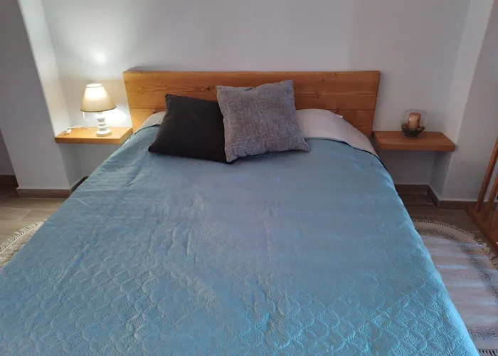 Manolakis Pizanias Apartman Emboriósz