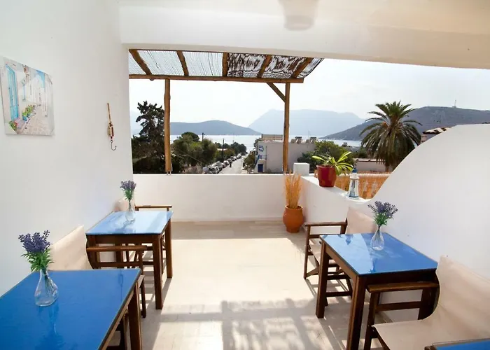 Manolakis Pizanias * Emboriósz