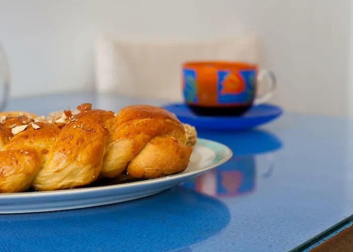 Manolakis Pizanias * Emboriósz